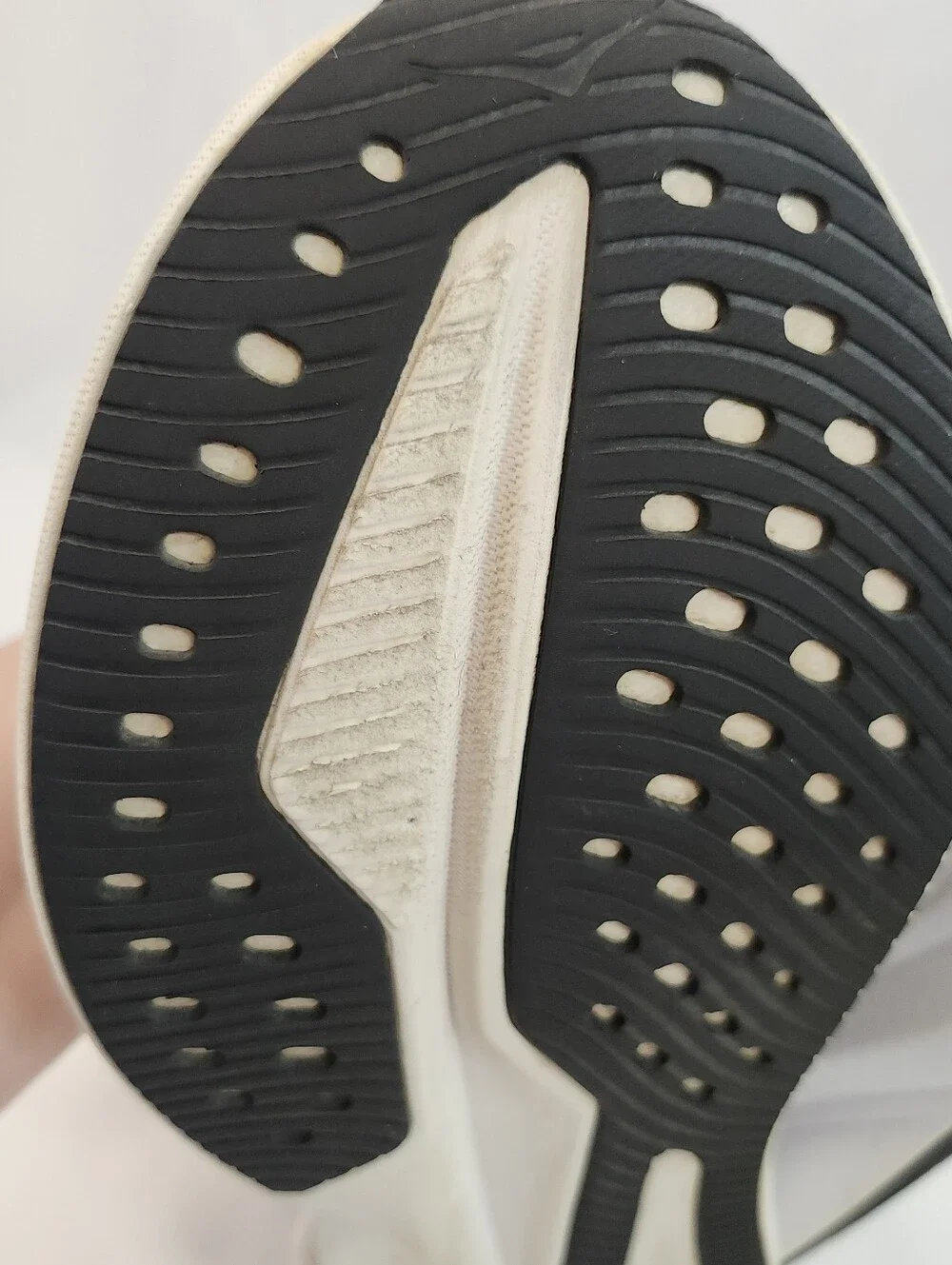 Hoka One One Mach 6 Black White Athletic Running Shoes Sneakers Womens 8.5B EUC